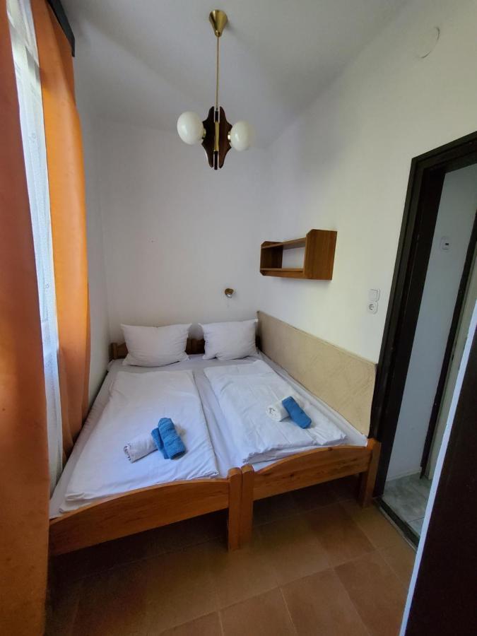 Liget Ueduelo Siofok Bed & Breakfast Luaran gambar