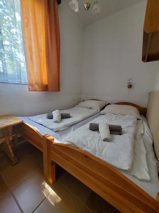 Liget Ueduelo Siofok Bed & Breakfast Luaran gambar