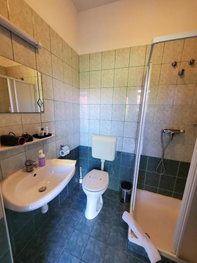 Liget Ueduelo Siofok Bed & Breakfast Luaran gambar